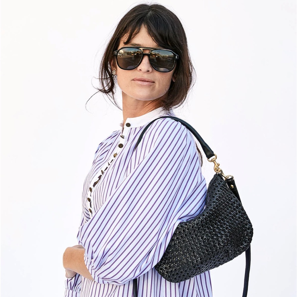 Clare V black rattan petit moyen messenger